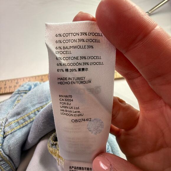 Pilcro Anthropologie Balloon Tapered High Rise Pleated Light Wash Soft Sz 29 - Picture 15 of 16